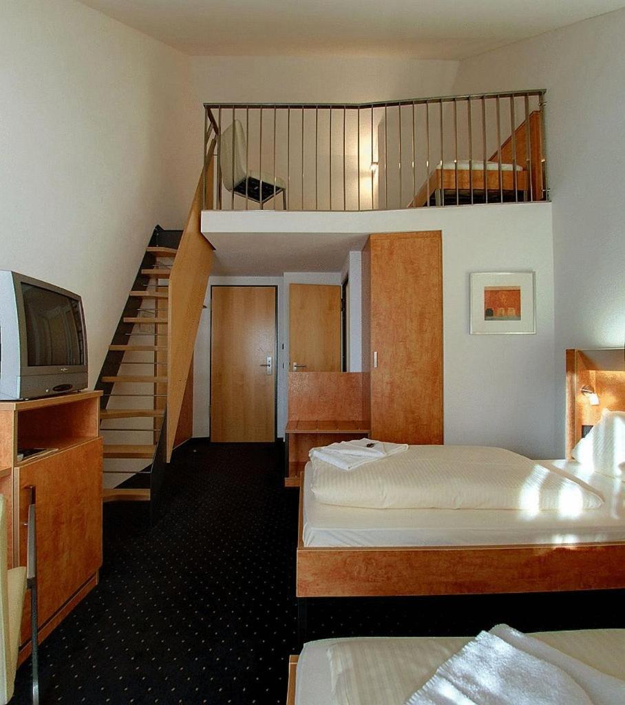 Hotel Gasthof Gross Bergkirchen  Exterior foto